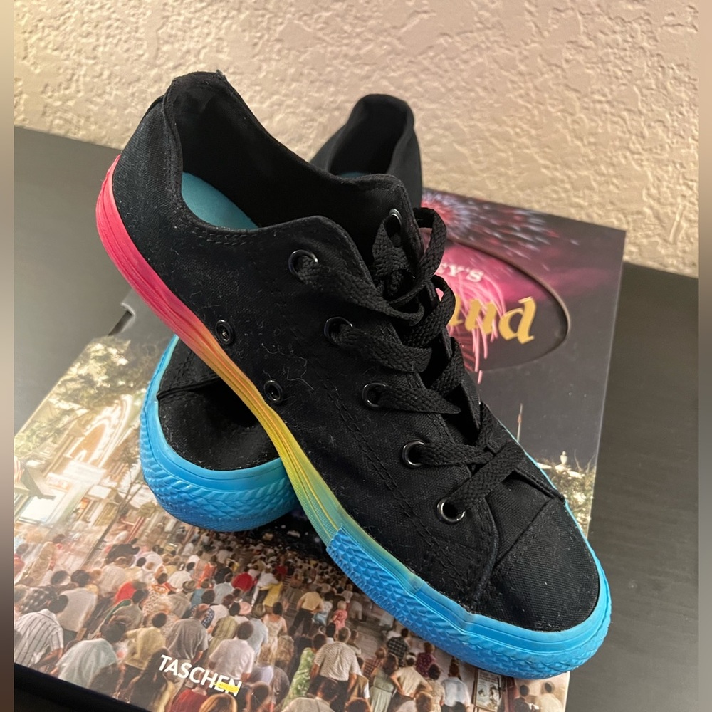 🌈👟 CONVERSE CHUCK TAYLOR ALL STAR RAINBOW PRIDE SNEAKER